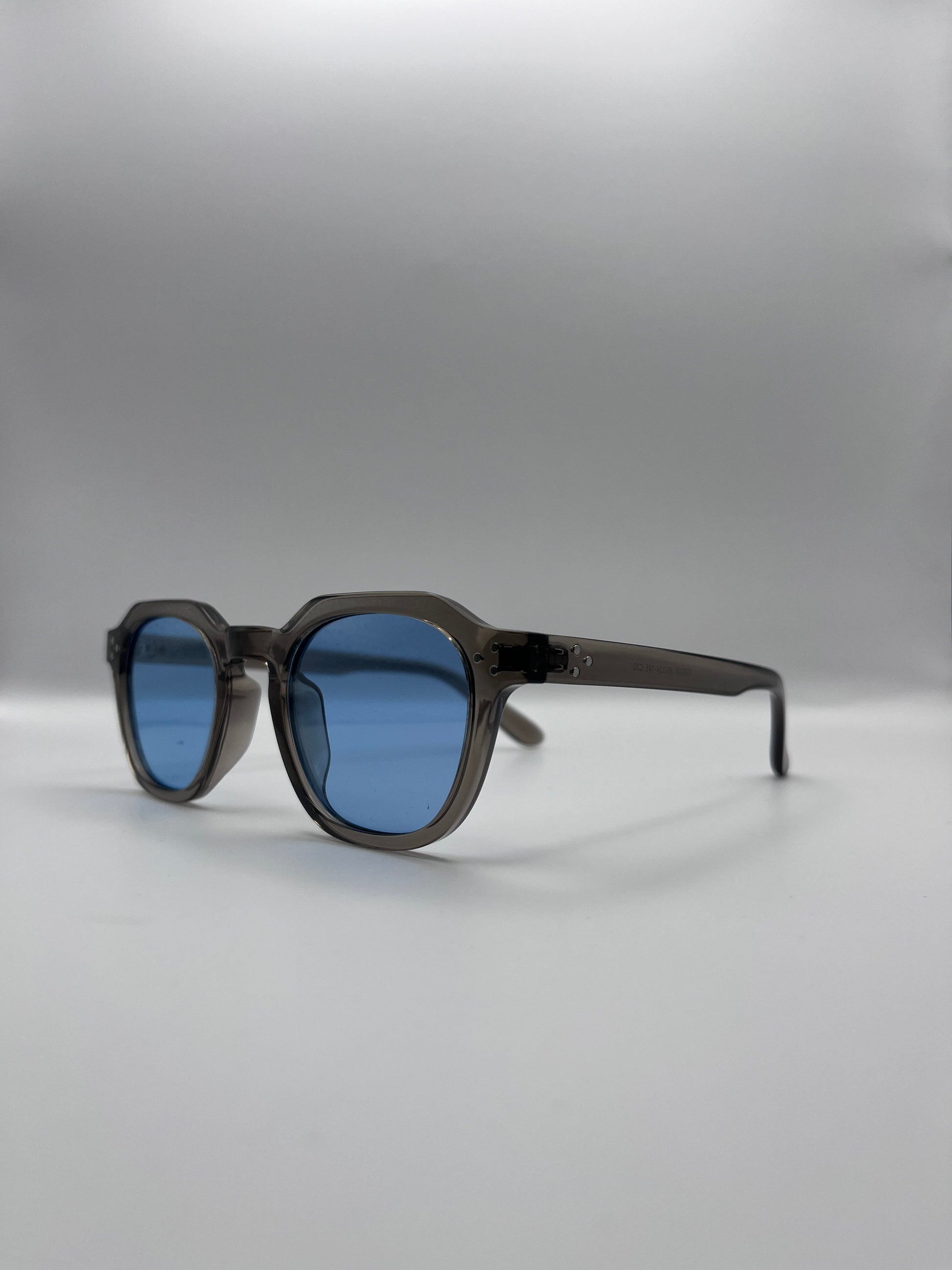 VIZ Baie Shades